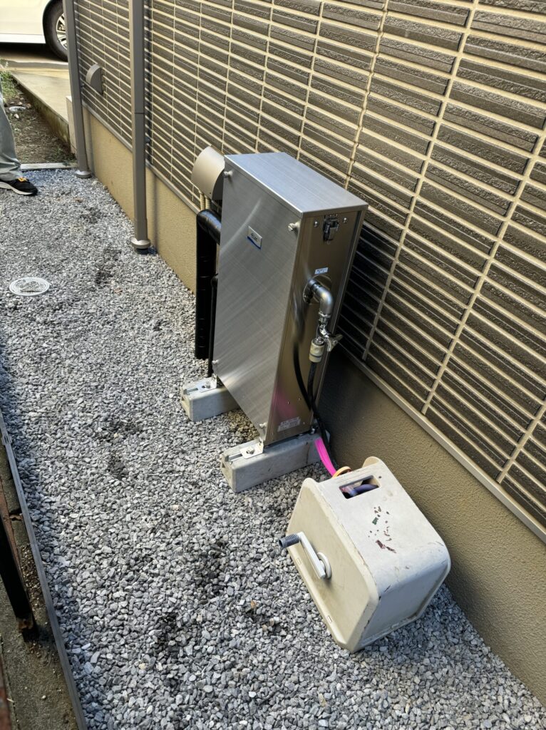 外水道はホースをそのままつけられるので、洗車や植え込みへの水やりのも使えます。