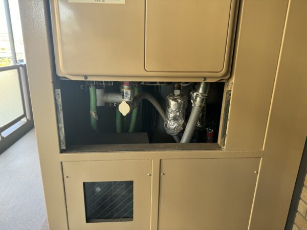 稀に見る小さいPS。とても浄水器を入れるスペースはありません。