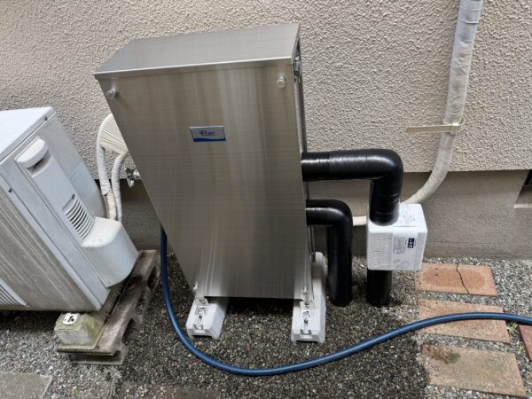 外で使える蛇口も浄水が出ます。ホースを繋げてお庭に綺麗な水を撒けます。