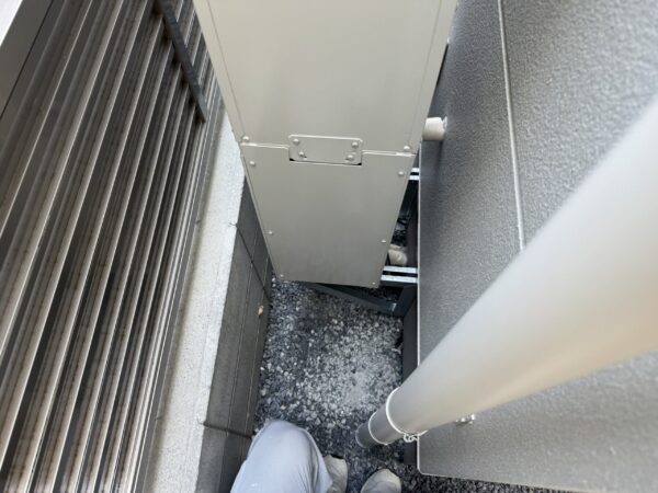 お湯を浄水にするため、給湯器のすぐそばに家中まるごと浄水器を設置。