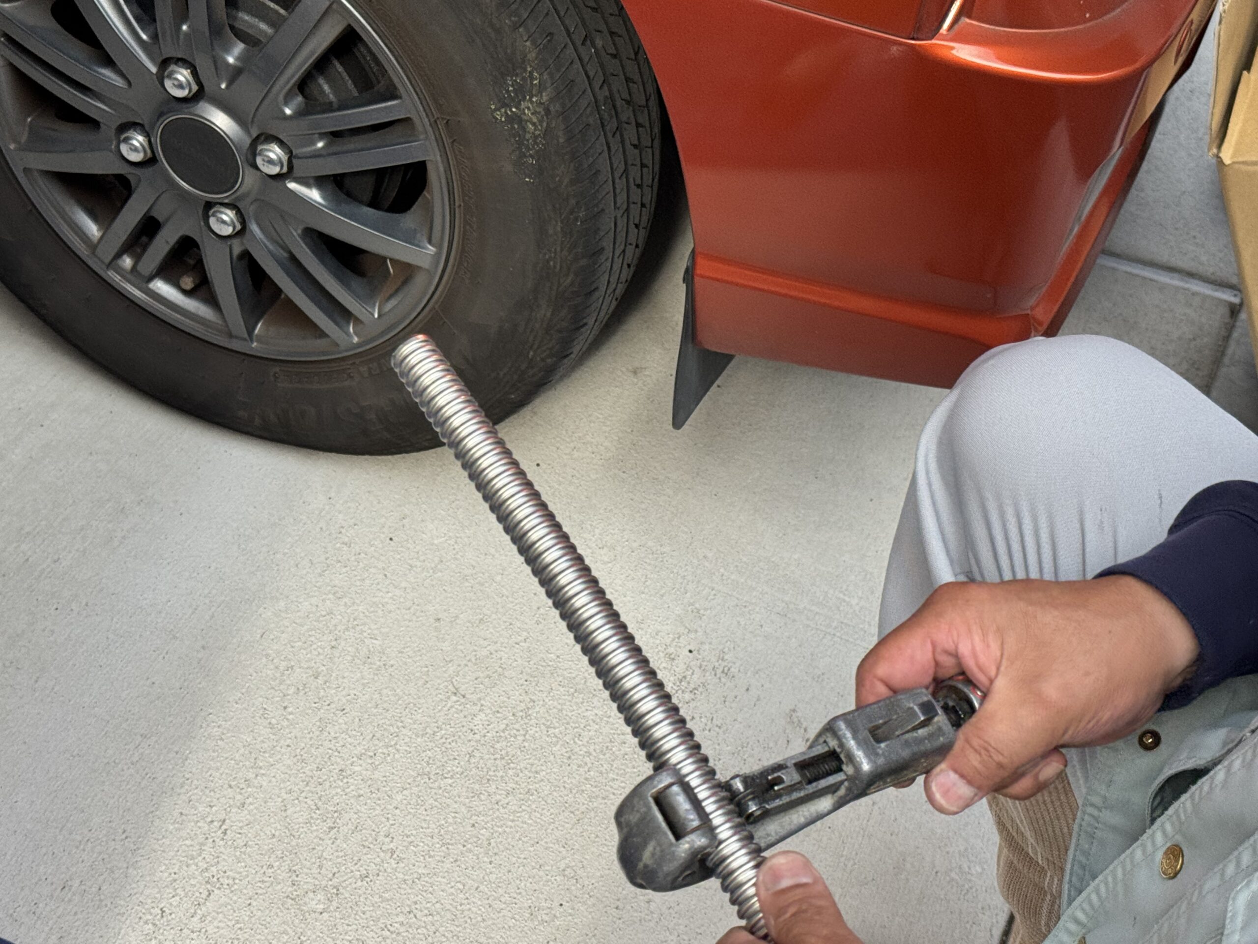 フレキ管を使用。適切な長さにカットする。