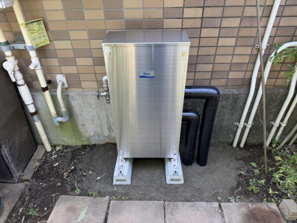 既存の浄水器を取外し、弊社の家中まるごと浄水器®を設置しました。