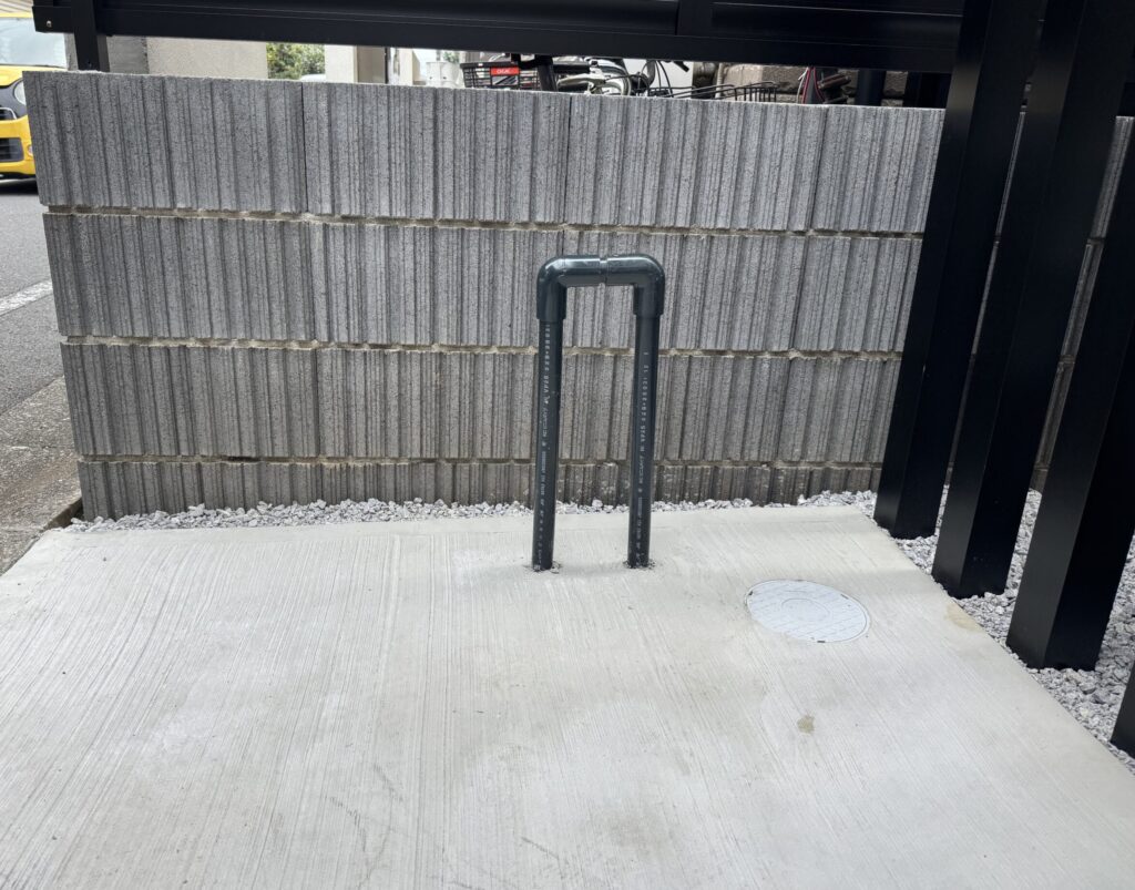 既に配管が立ち上げられていました。 浄水器設置にあたって、これが一番うれしいですね。