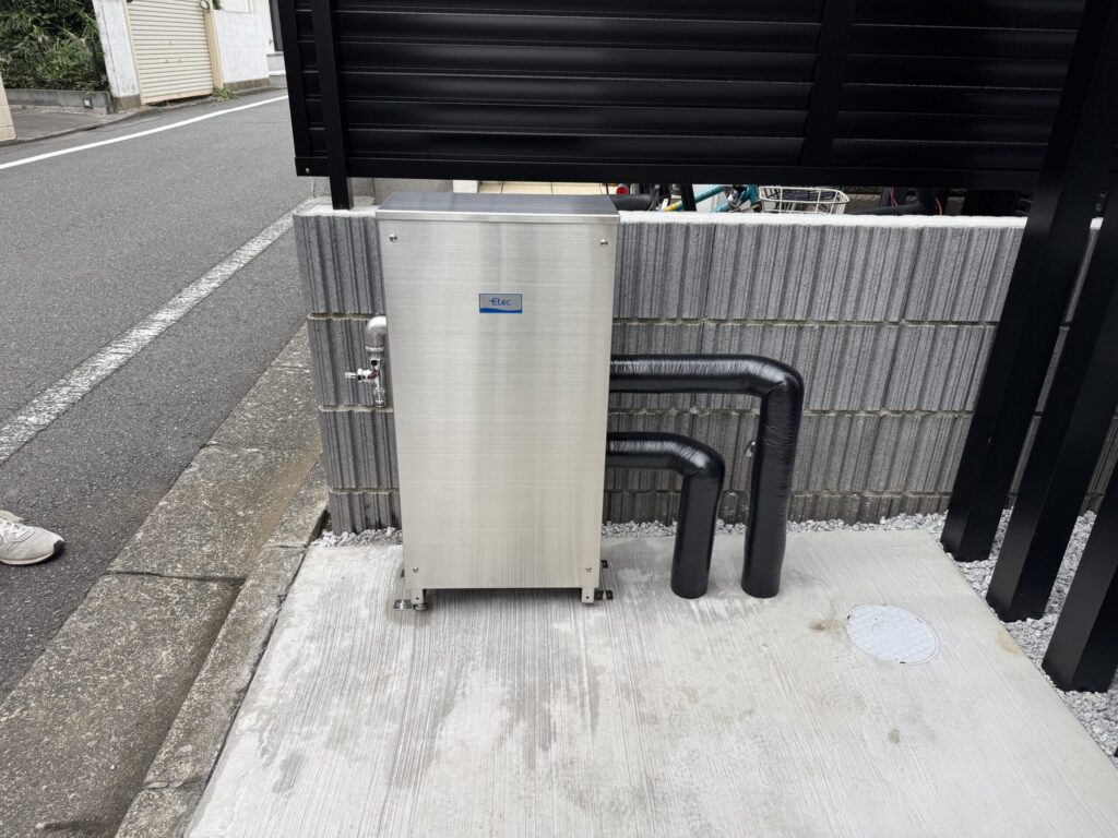 家中まるごと浄水器®の完成図になります。道路面が近いので、いたずら防止の策を施しています。