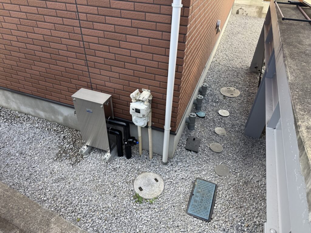 浄水器設置完了。スペースも広く、設置作業にはもってこいの現場でしたね。